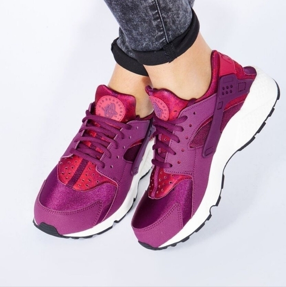 Nike Shoes - NIKE AIR Huarache Run Mulberry  Fuchsia Color Women's Sneakers Tennis Shoes Sz 9